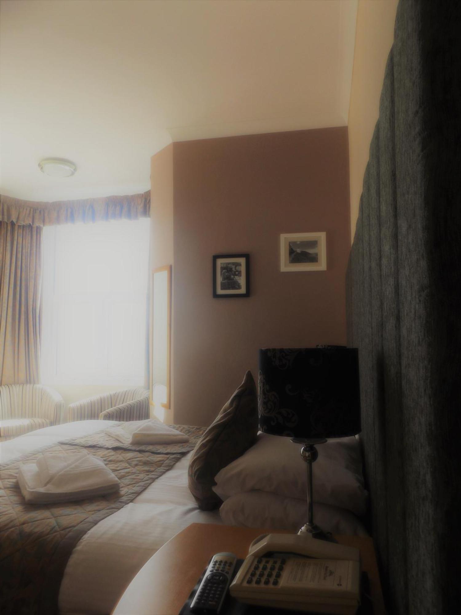 Membly Hall Hotel Falmouth Room photo